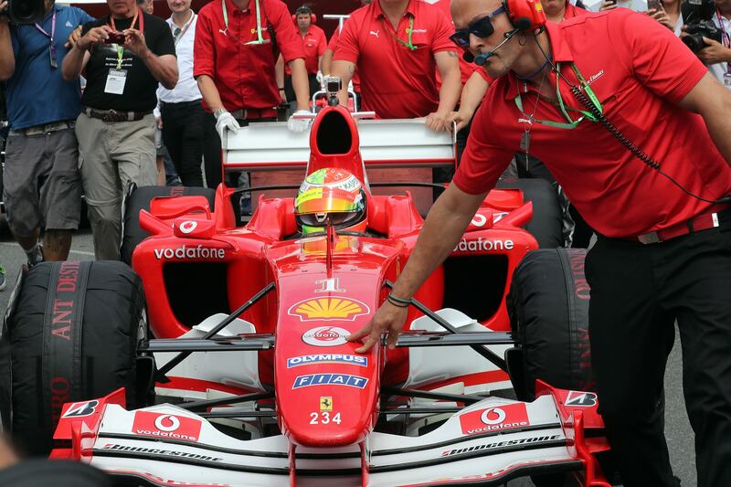 Mick Schumacher sulla Ferrari del papà: le foto più belle 9