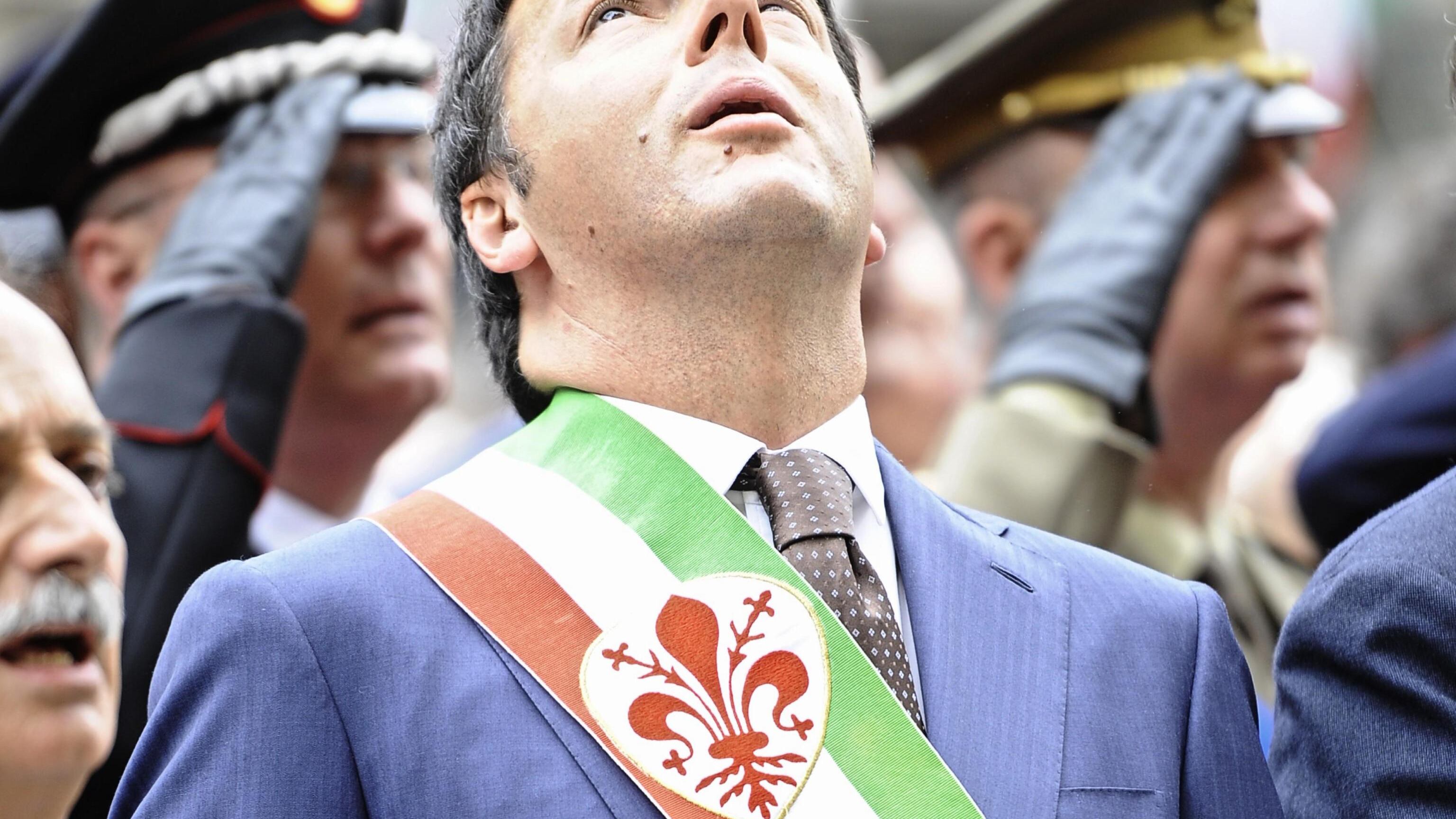 Renzi parla di meritocrazia poi sistema parenti e amici