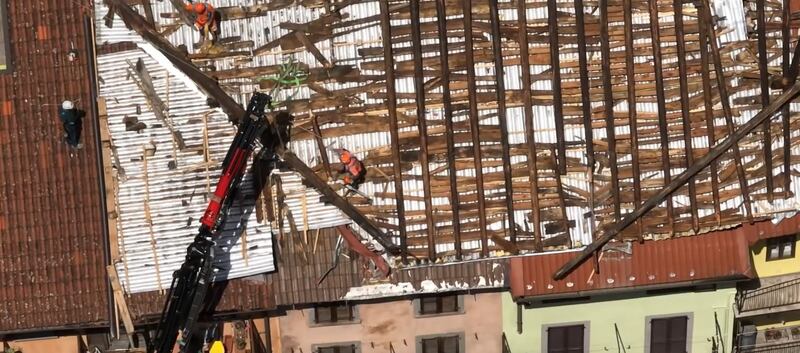 Devastazione e tetti scoperchiati, i danni in Val Seriana dopo il violento temporale 3