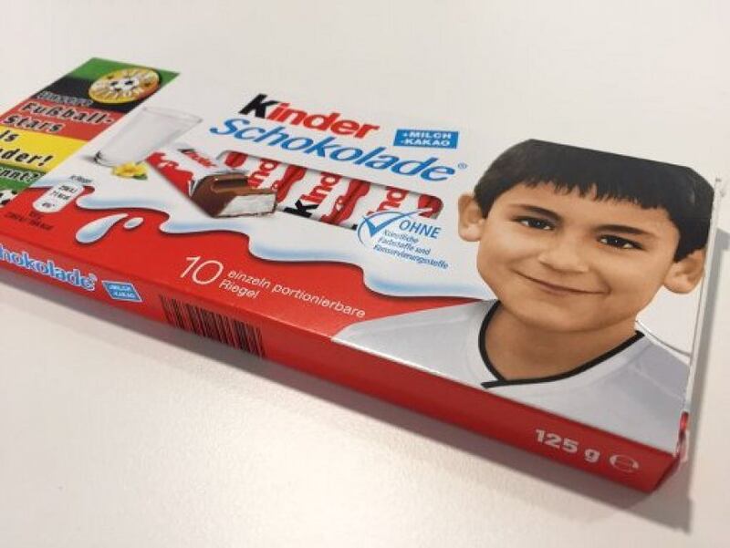 Le barrette Kinder fanno infuriare Pegida 2