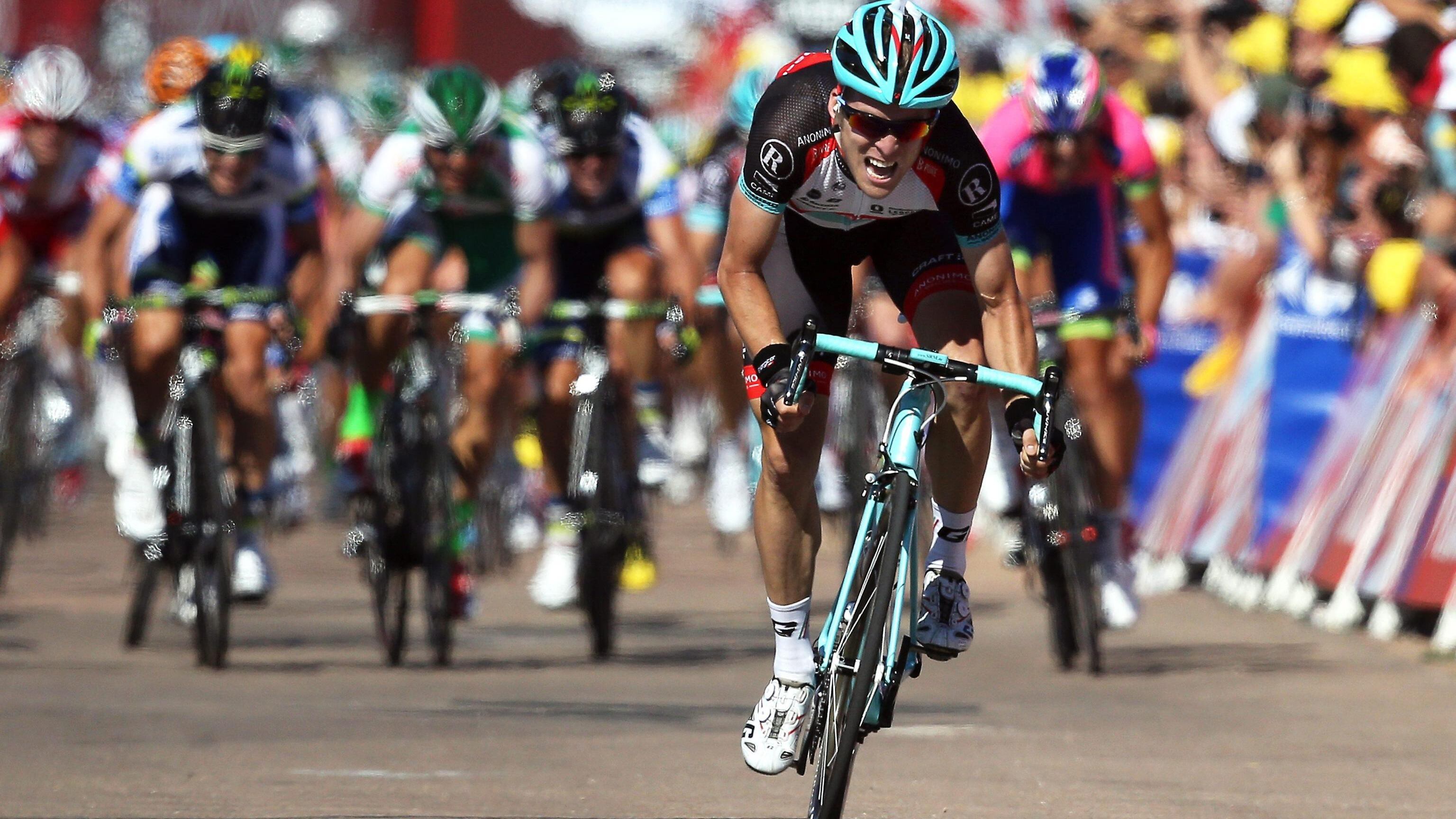 Tour: il coraggio di Bakelants vale tappa e maglia