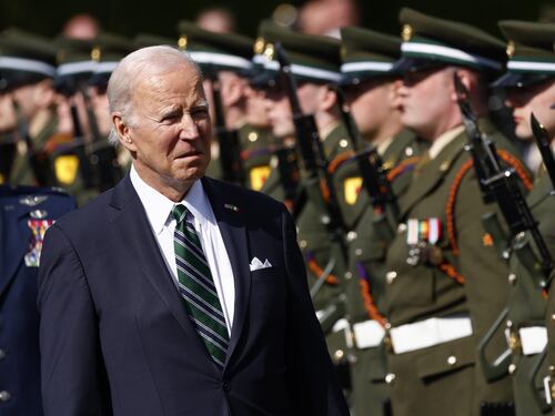 Gaffe di Biden in Irlanda: confonde gli All Blacks con soldati britannici