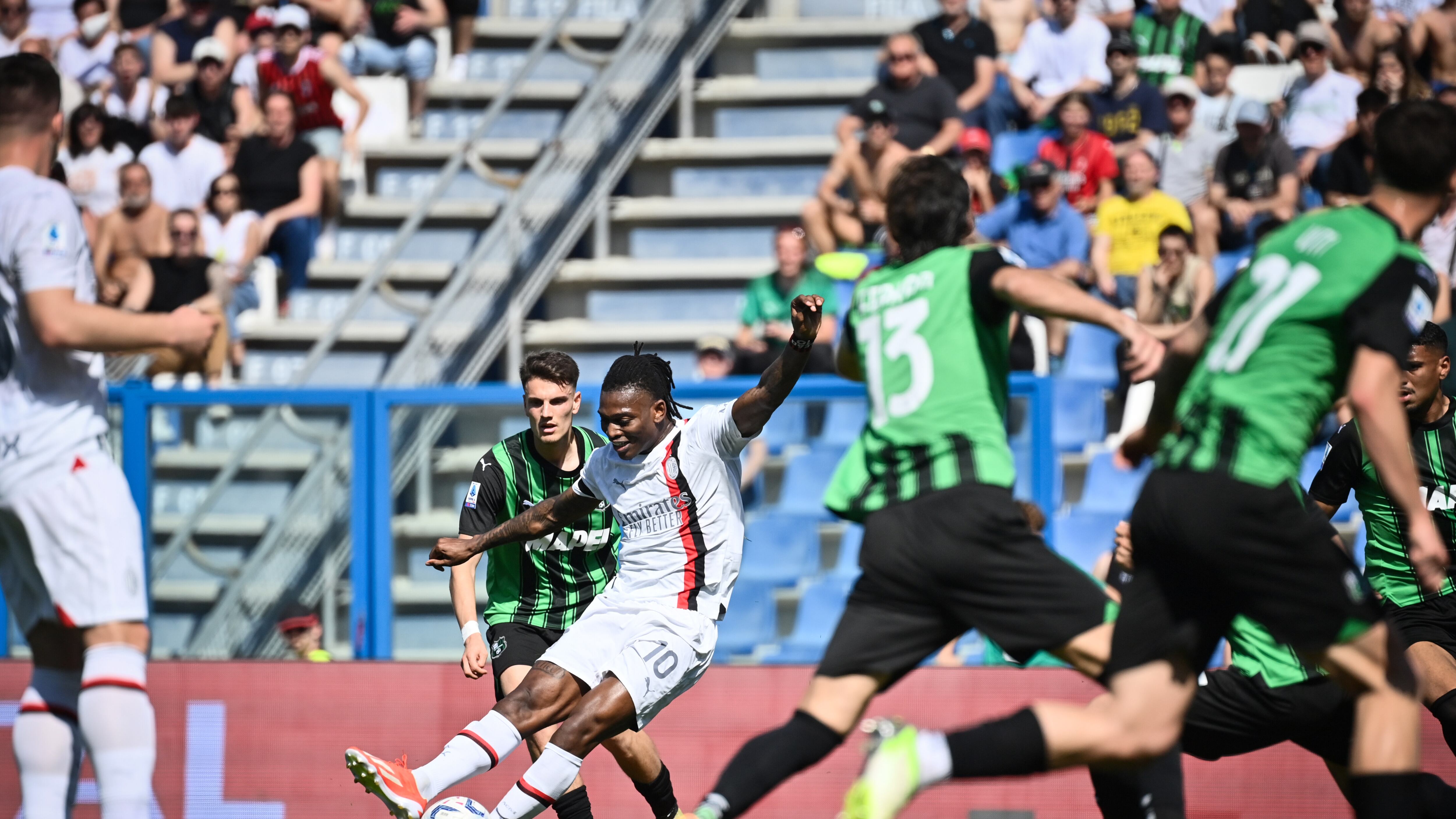 Il Milan sbanda poi trova il pari in rimonta: finisce 3-3 col Sassuolo
