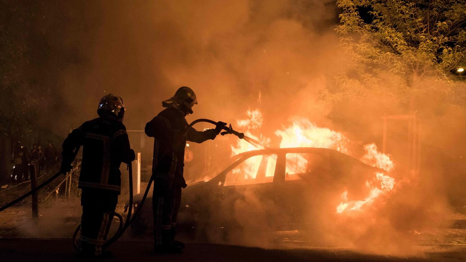 Nantes, la polizia uccide un 22enne e scoppiano i disordini