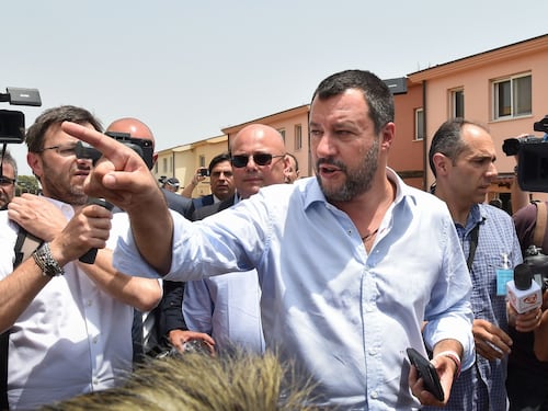 Il cara di Mineo chiude i battenti. Salvini: "Un bel giorno di legalità"