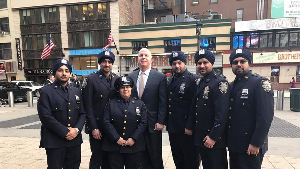 Anche New York come Londra: poliziotti in servizio col turbante