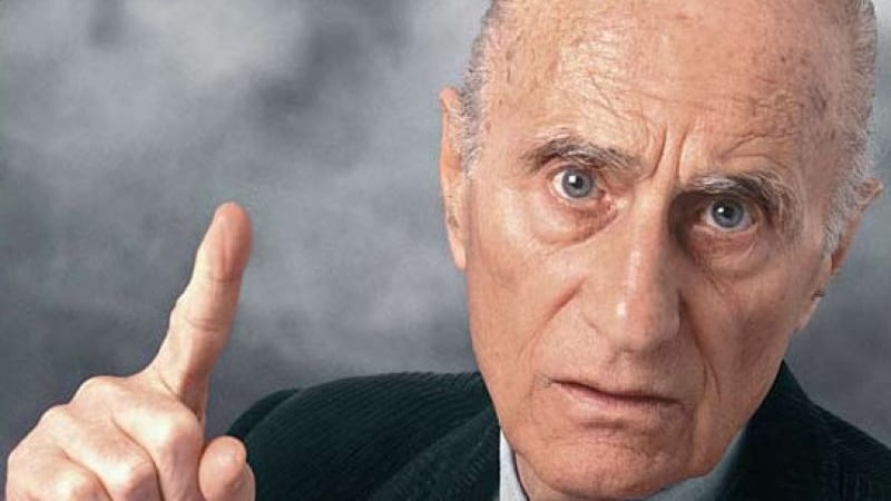Tre righe, un graffio
Così il perfido Indro
seppelliva gli amici