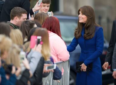 Kate Middleton, bella e glam in blu in Scozia 17