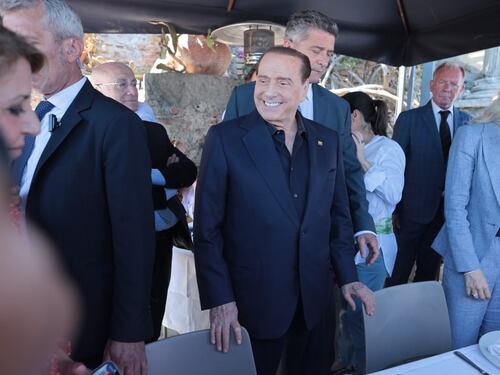 Berlusconi pacifista: "Ma le provocazioni ostacolano la tregua. E non c'è soluzione se si esclude Putin"