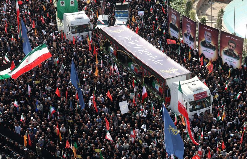 Teheran scende in piazza per i funerali dei "martiri" della guerra dei 12 giorni 5