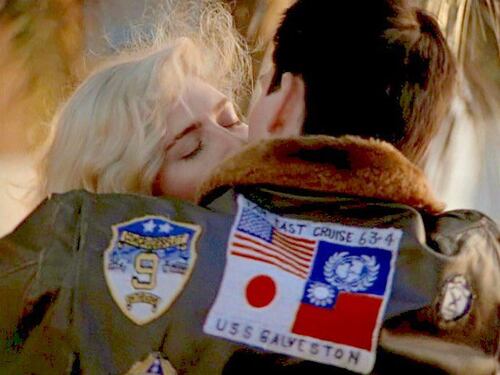 Tensione tra Usa e Cina. E sulla tuta di "Top Gun" la bandiera di Taiwan