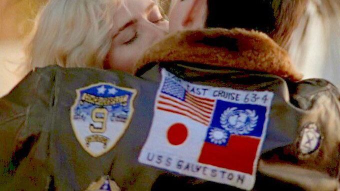 Tensione tra Usa e Cina. E sulla tuta di "Top Gun" la bandiera di Taiwan