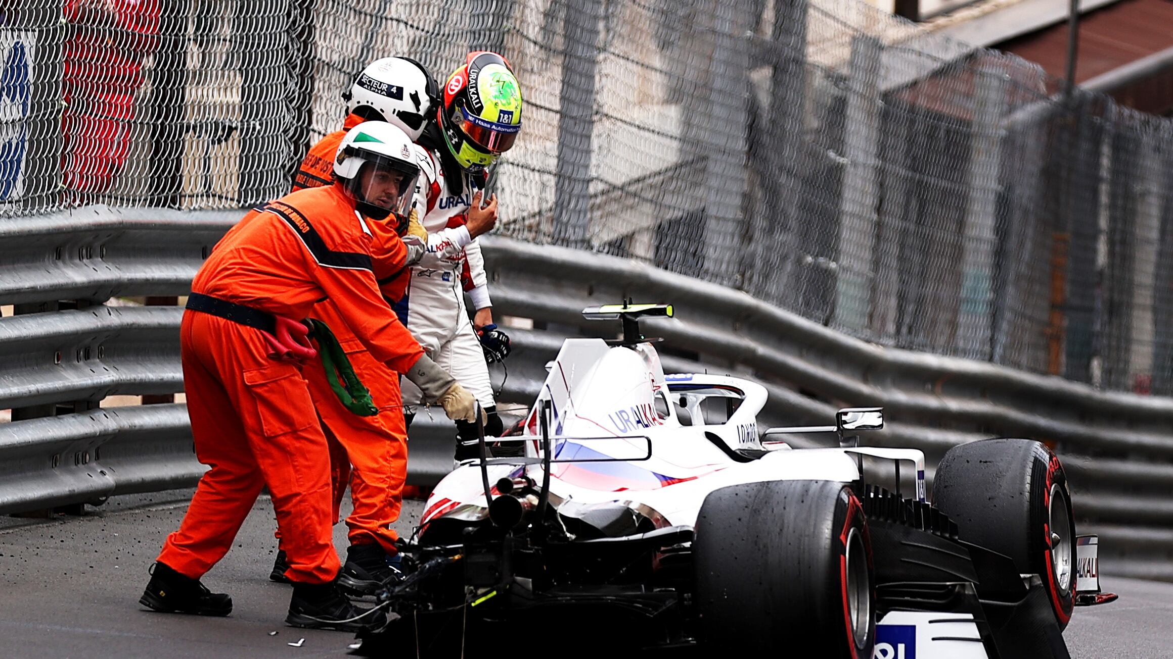 Paura per Mick Schumacher: doppio botto a Monaco