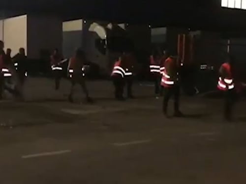 Scontri alla FedEx-Tnt: botte con spranghe, 9 feriti