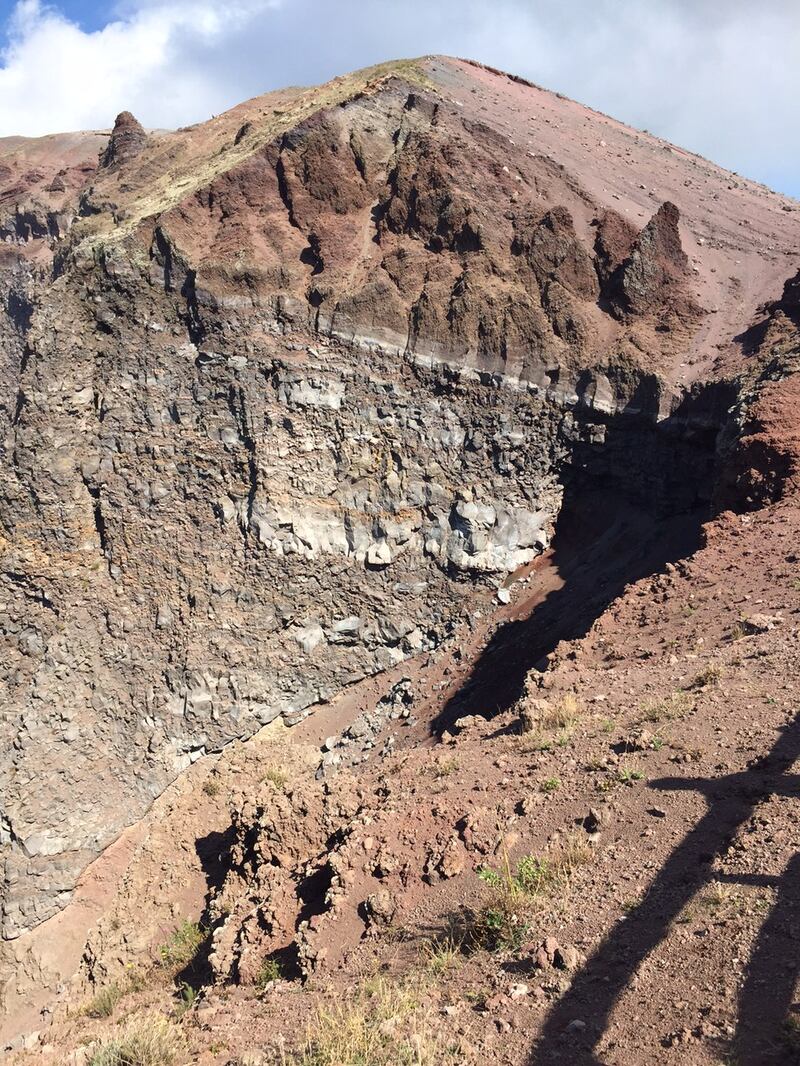 Vivere sulle pendici del Vesuvio tra fatalismo e rischio eruzione 13