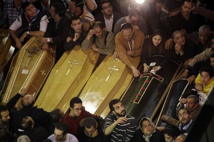 I funerali dei cristiani uccisi nel Delta egiziano 9