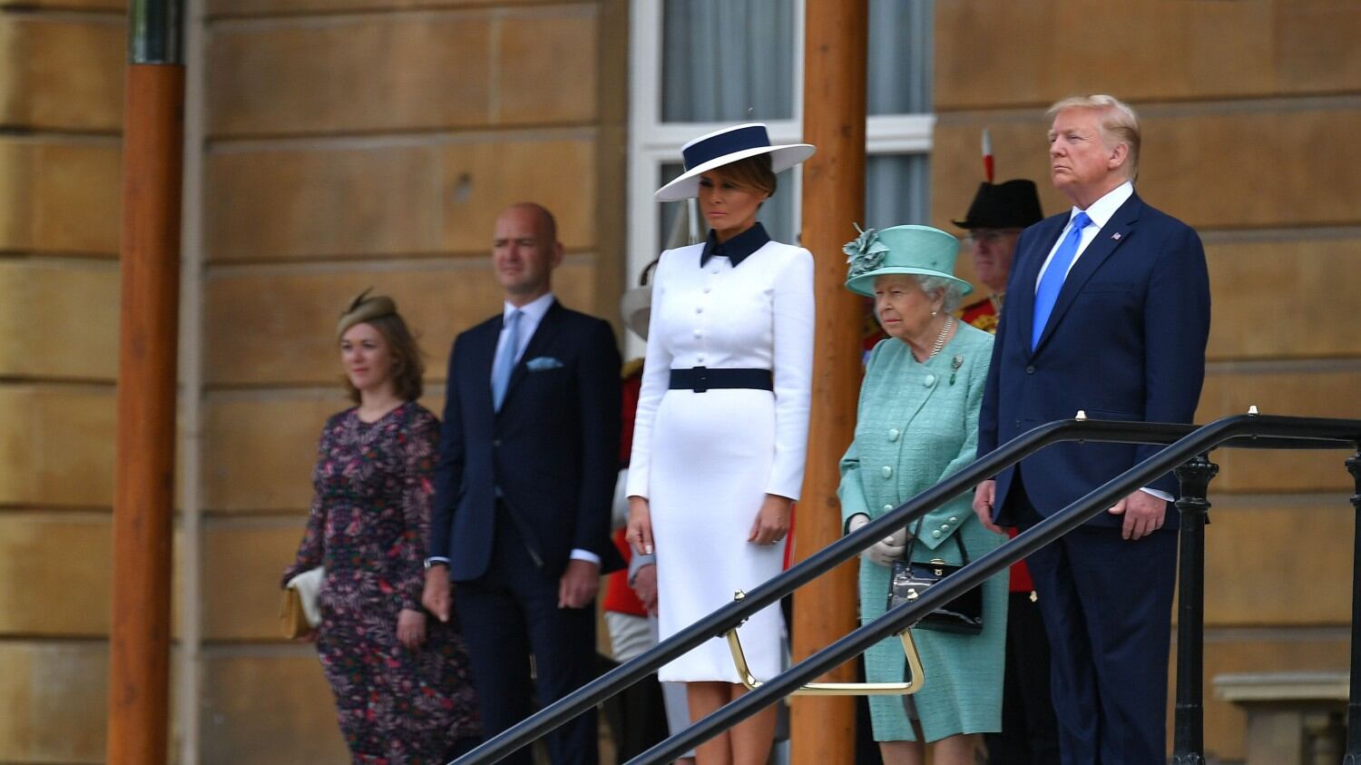 Trump atterra a Londra e attacca il sindaco: "Un perdente"