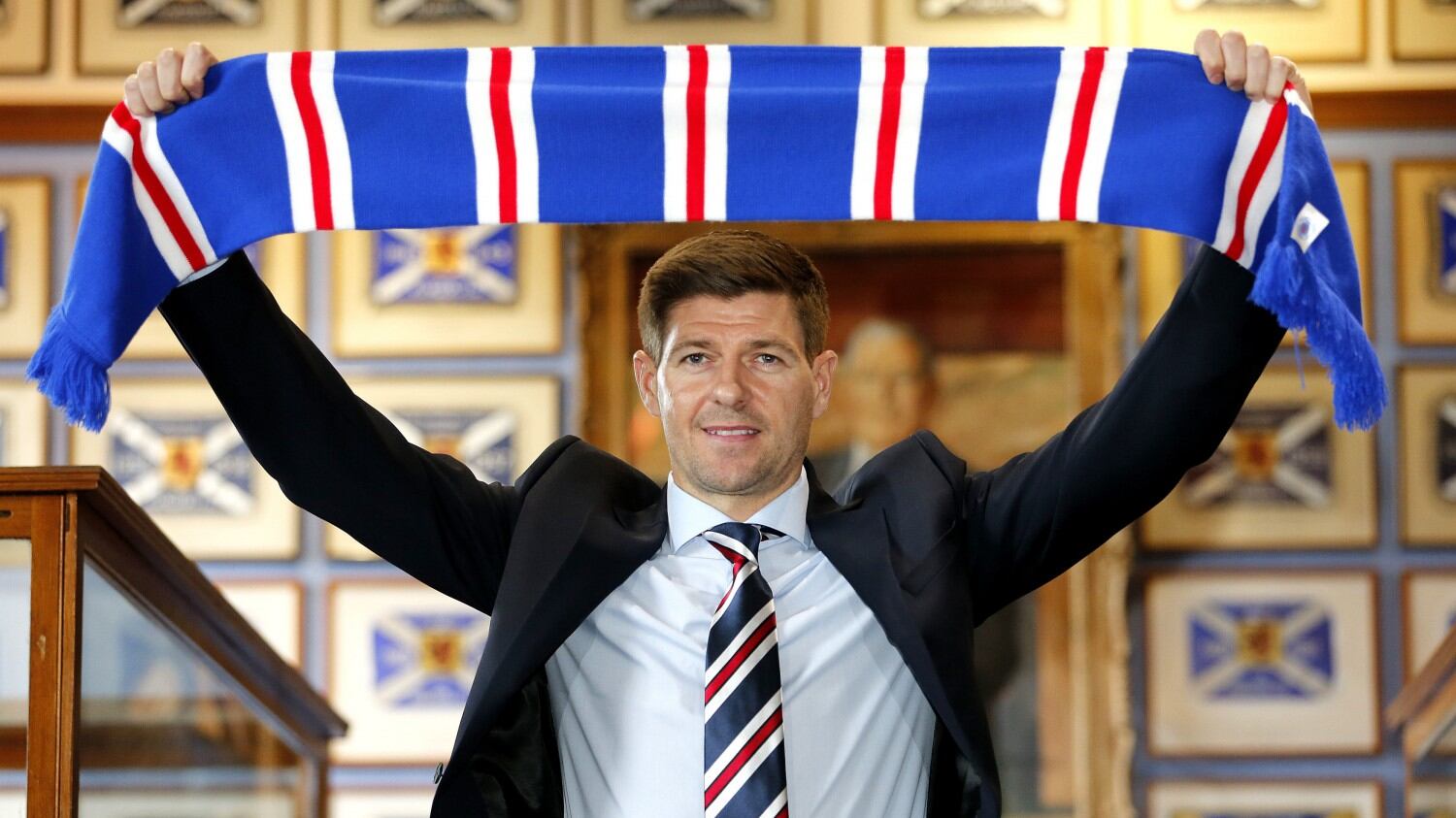 Steven Gerrard allenerà il Glasgow Rangers
