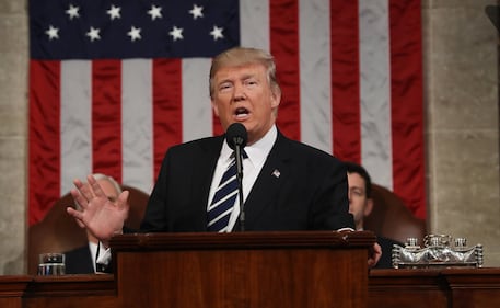 Trump parla davanti al Congresso 13