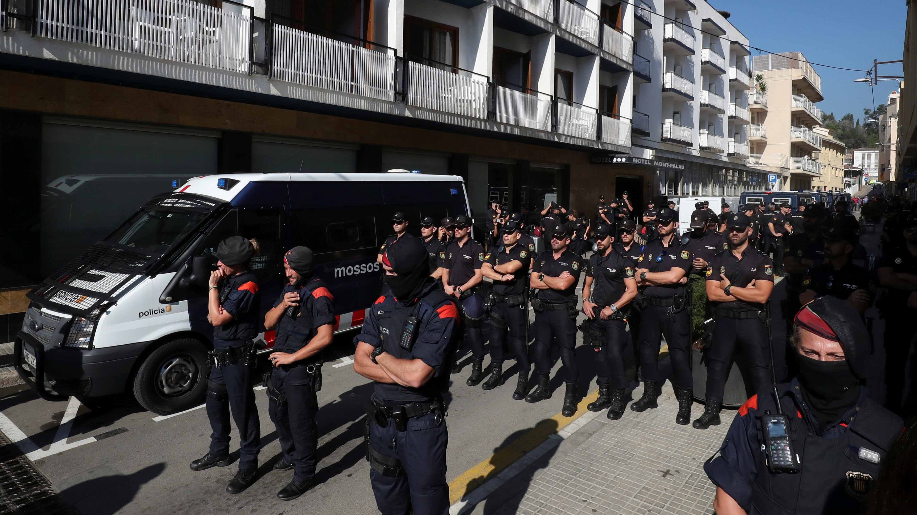 Il capo dei Mossos a processo: rischia 15 anni per sedizione