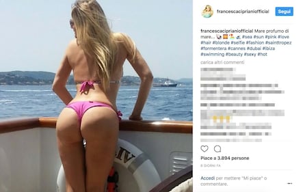 Francesca Cipriani, lato b esplosivo in barca 2
