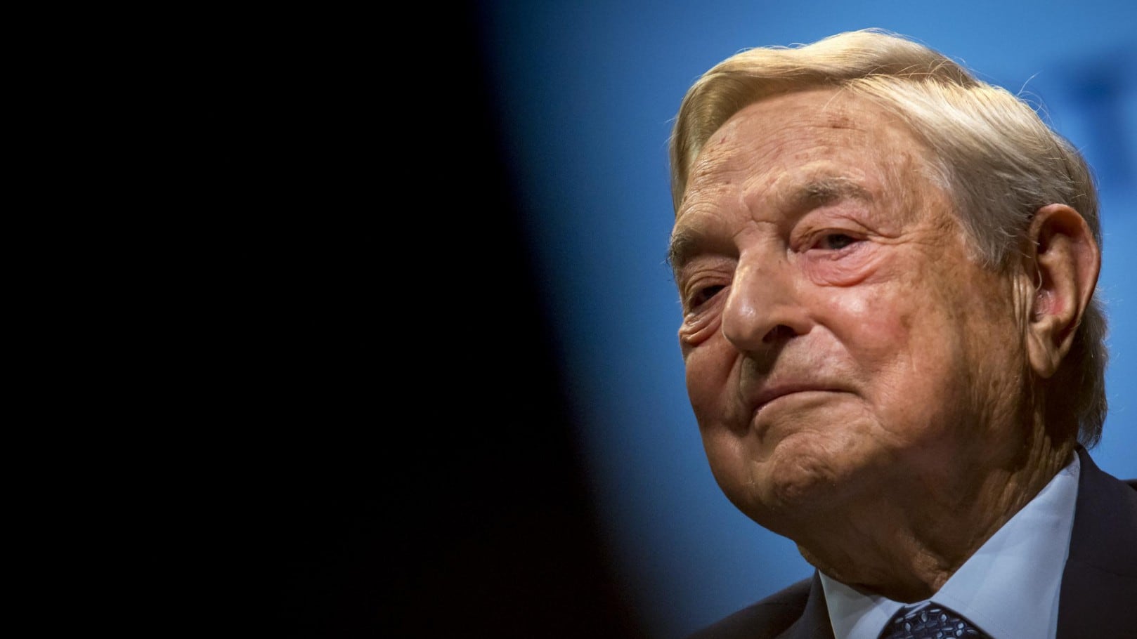 Avaaz, l'ong legata a Soros che segnala a Facebook le pagine fake