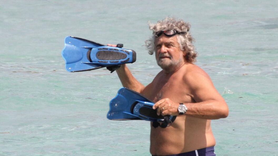 Grillo a mollo in Sardegna. E Napolitano può aspettare