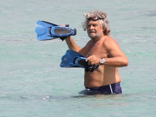 Grillo a mollo in Sardegna. E Napolitano può aspettare