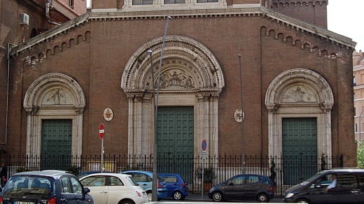 Custode di una casa d’accoglienza strangola una donna e tenta di violentarla