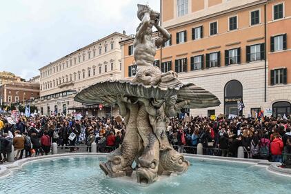 Barberini, la protesta dei commercianti per la chiusura della metro 2