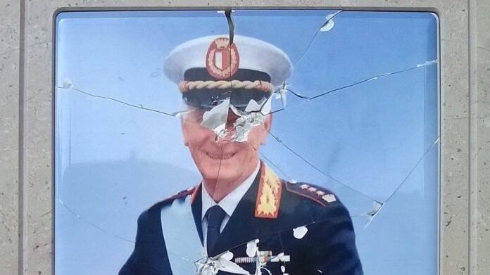 Bari, identificato dalle telecamere l'autore dei danni alla tomba dell'ex comandante dei vigili urbani