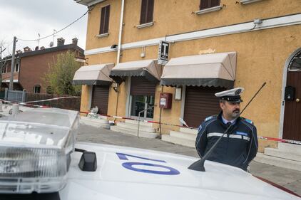 Budrio, il bar assaltato dal ladro 13