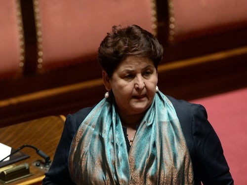Migranti, il governo si spacca. Bellanova: "Senza sanatoria me ne vado"
