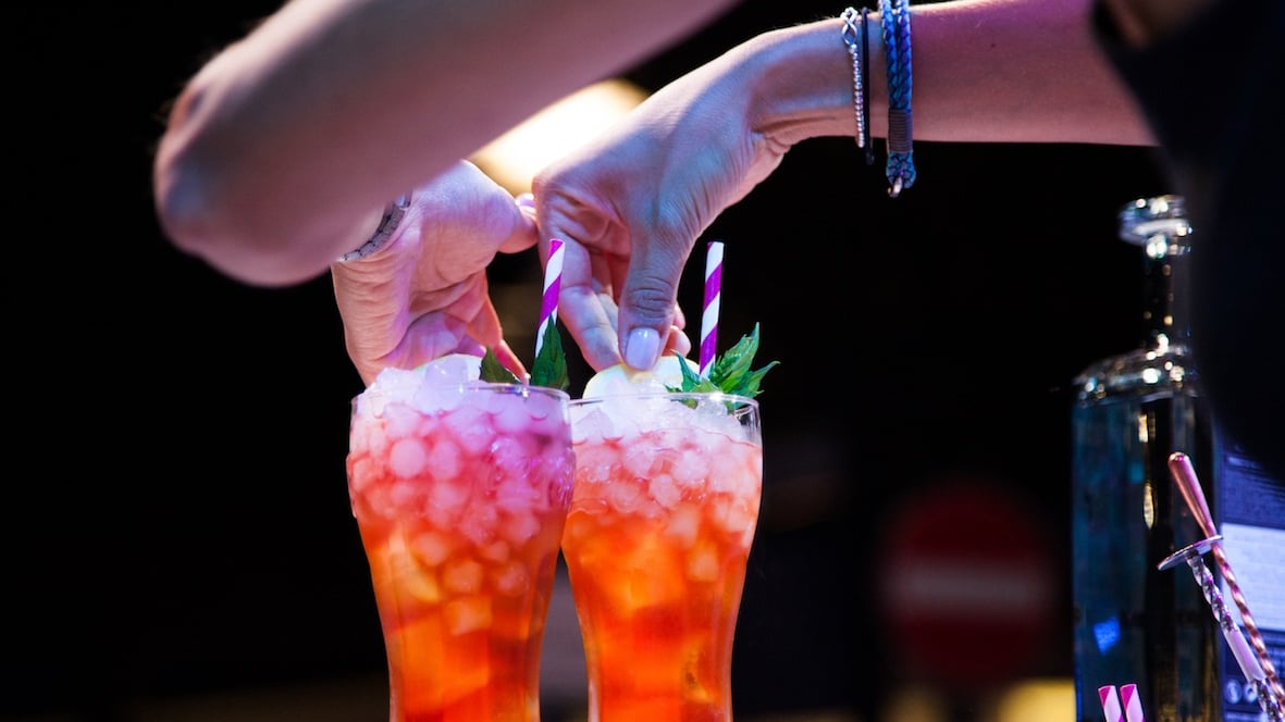 Rimini, la sfida dei bartrender: ecco il cocktail dell'estate
