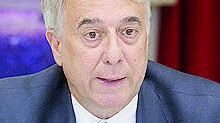 Pisapia spende l'eredità per il mercato dei ciechi