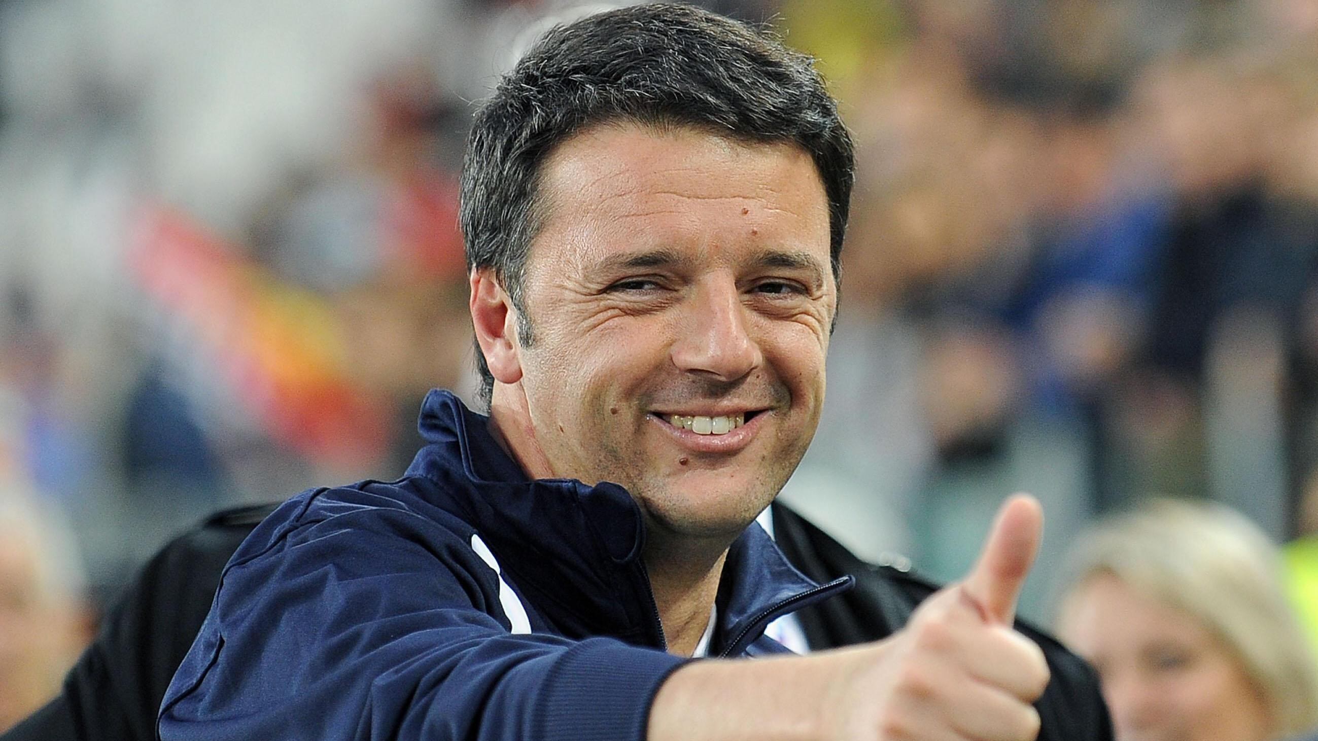Renzi trama contro il governo Il Pd si spacca ma salva Letta