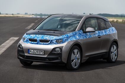 i3: interessanti i prezzi della prima elettrica BMW 12