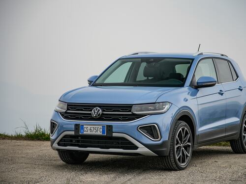 Volkswagen T-Cross si rinnova, primo contatto con il Suv tedesco