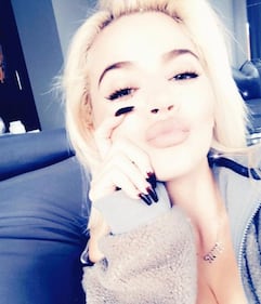 Sorelle Kardashian, lo scatto hot sui social 5