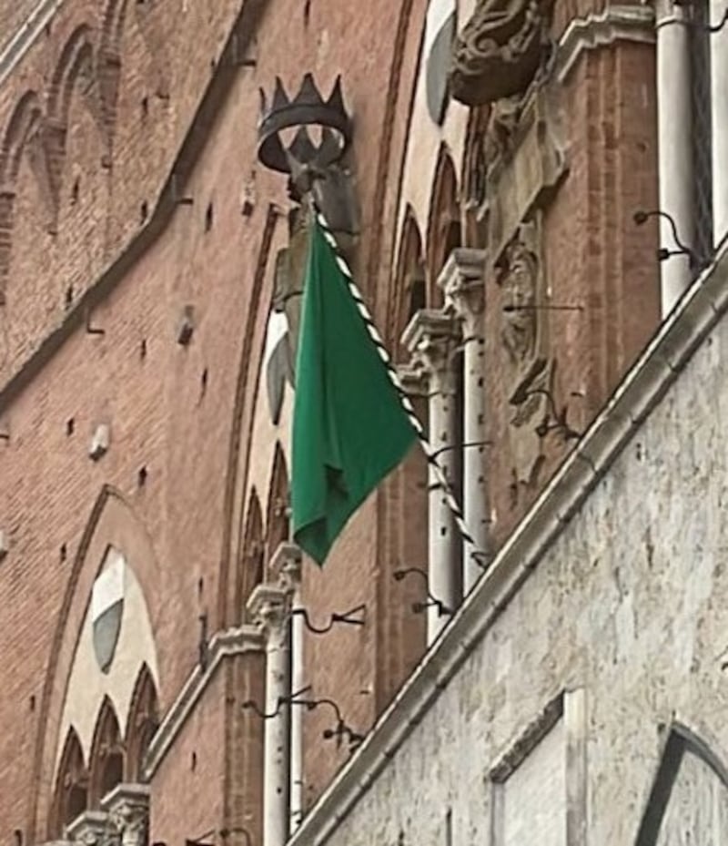 la bandiera verde (fonte Comune di Siena)