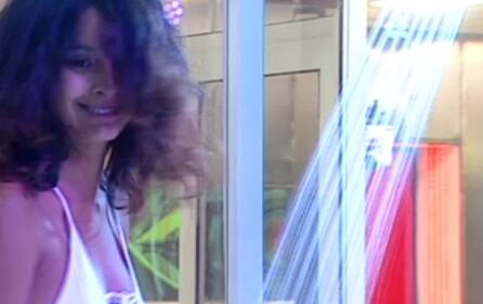 Mariana Rodriguez, yoga sexy al Grande Fratello Vip 9