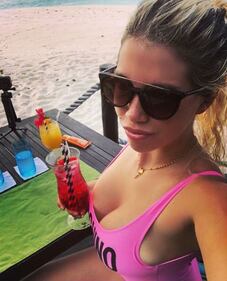 Wanda Nara bollente a Milano  2