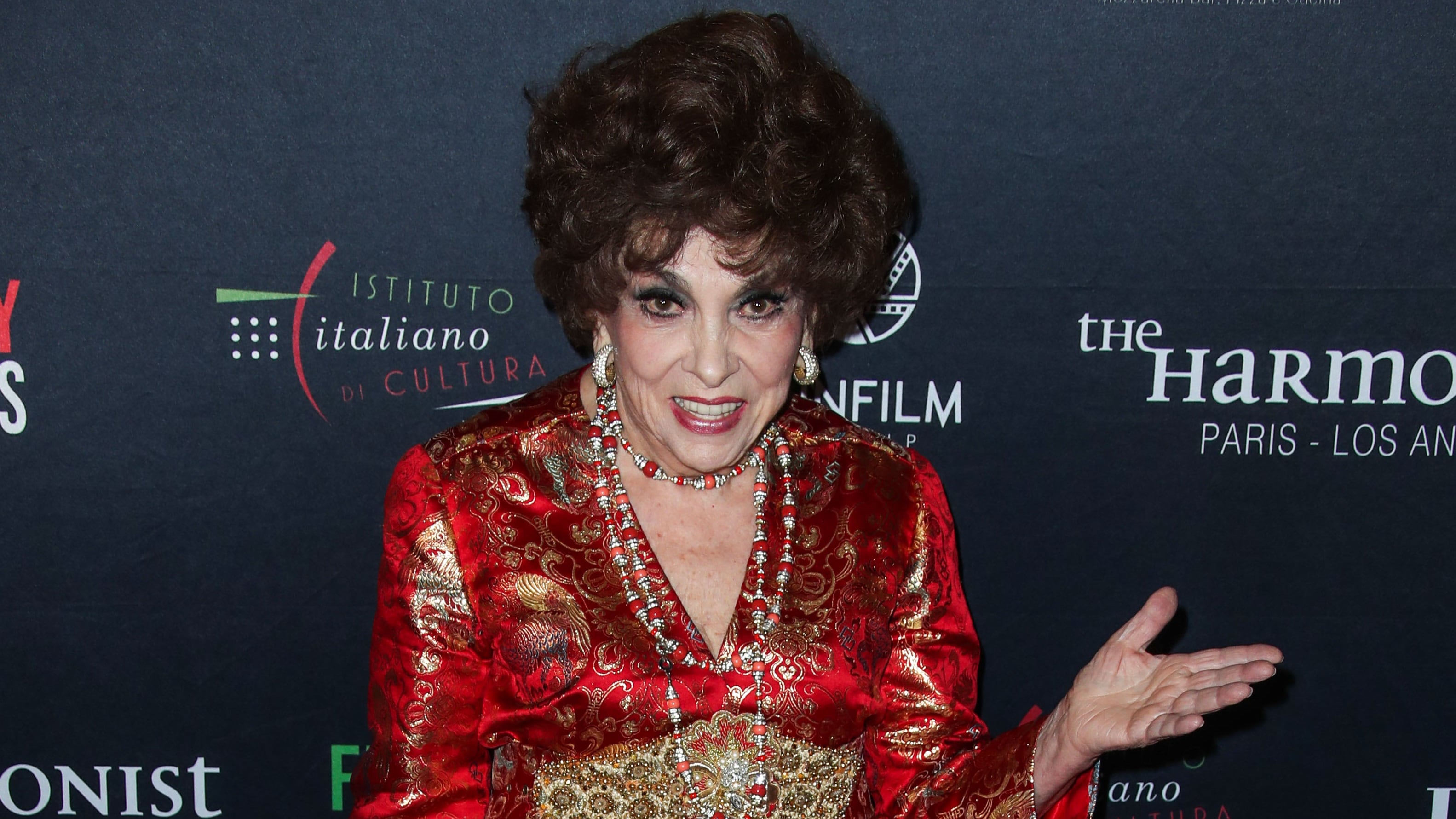 Gina Lollobrigida, lo scontro per l'eredità tra il figlio e l'assistente: la villa romana e i 10 milioni scomparsi
