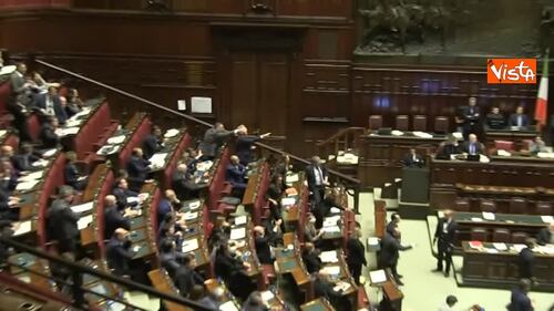 Dl Genova, rissa sfiorata alla Camera 7