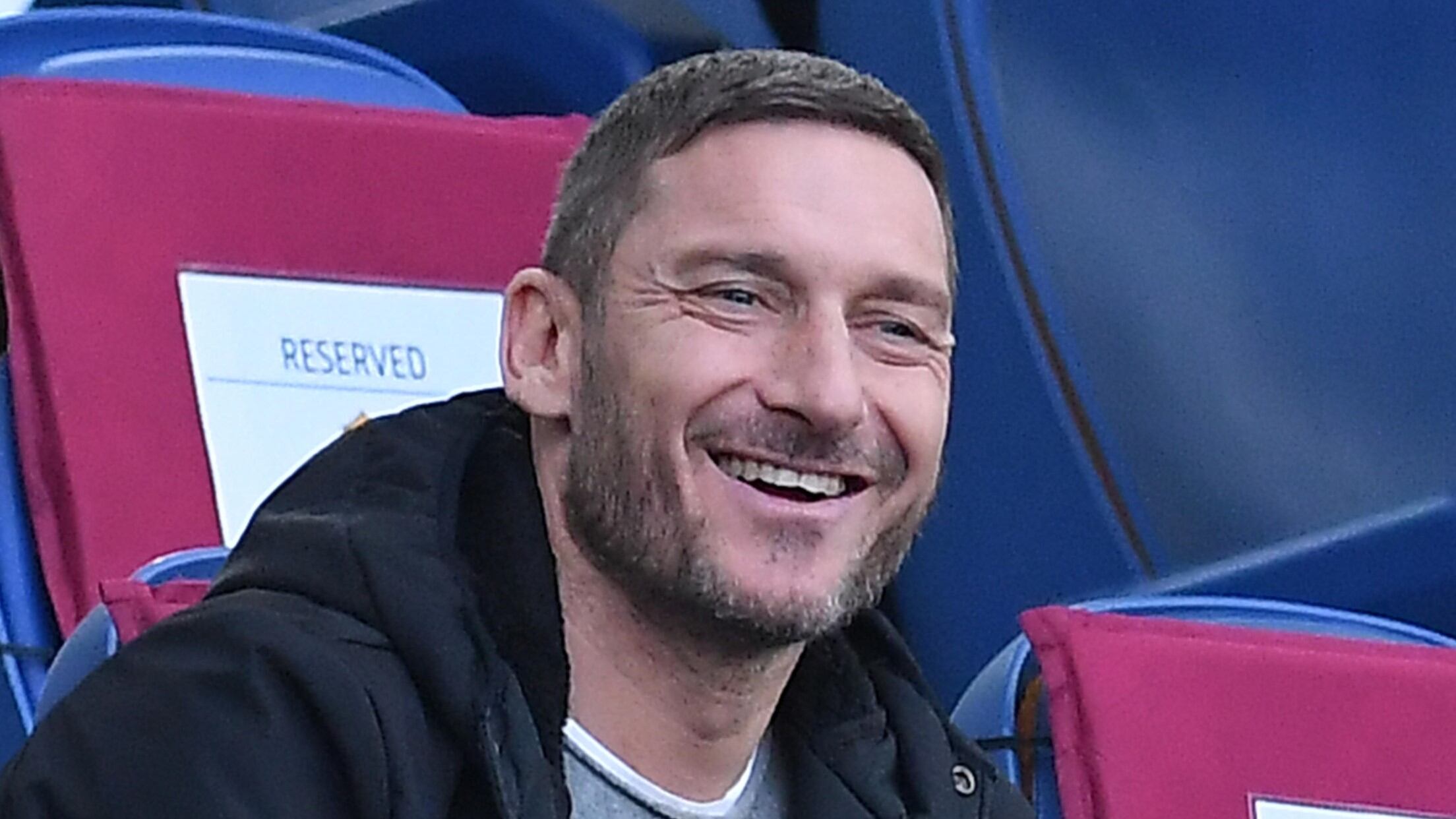 Le prime foto di Totti e Noemi: "Nello stesso locale della proposta a Ilary"