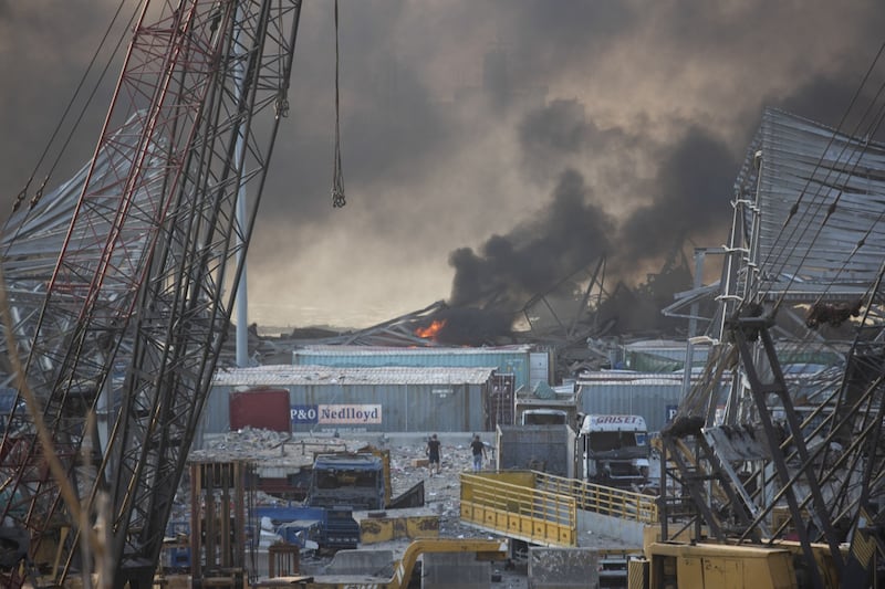 Beirut, due esplosioni devastano il porto 5