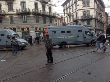 Milano devastata dai black bloc 7