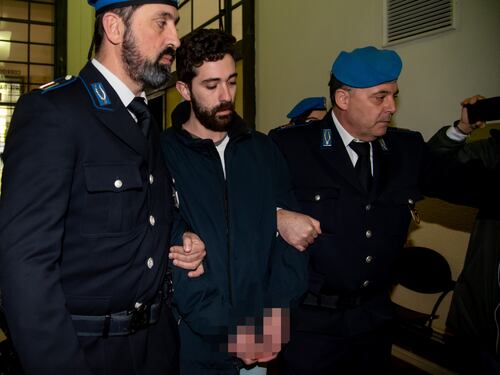 L'arrivo di Alessandro Impagnatiello in tribunale