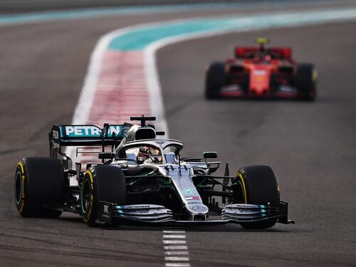 Formula Uno, Hamilton vince anche ad Abu Dhabi