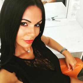 Gli scatti hot di Erjona Sulejmani: l'ex moglie di Dzemaili incanta sui social 7